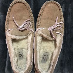 UGG Dakota Mocassins